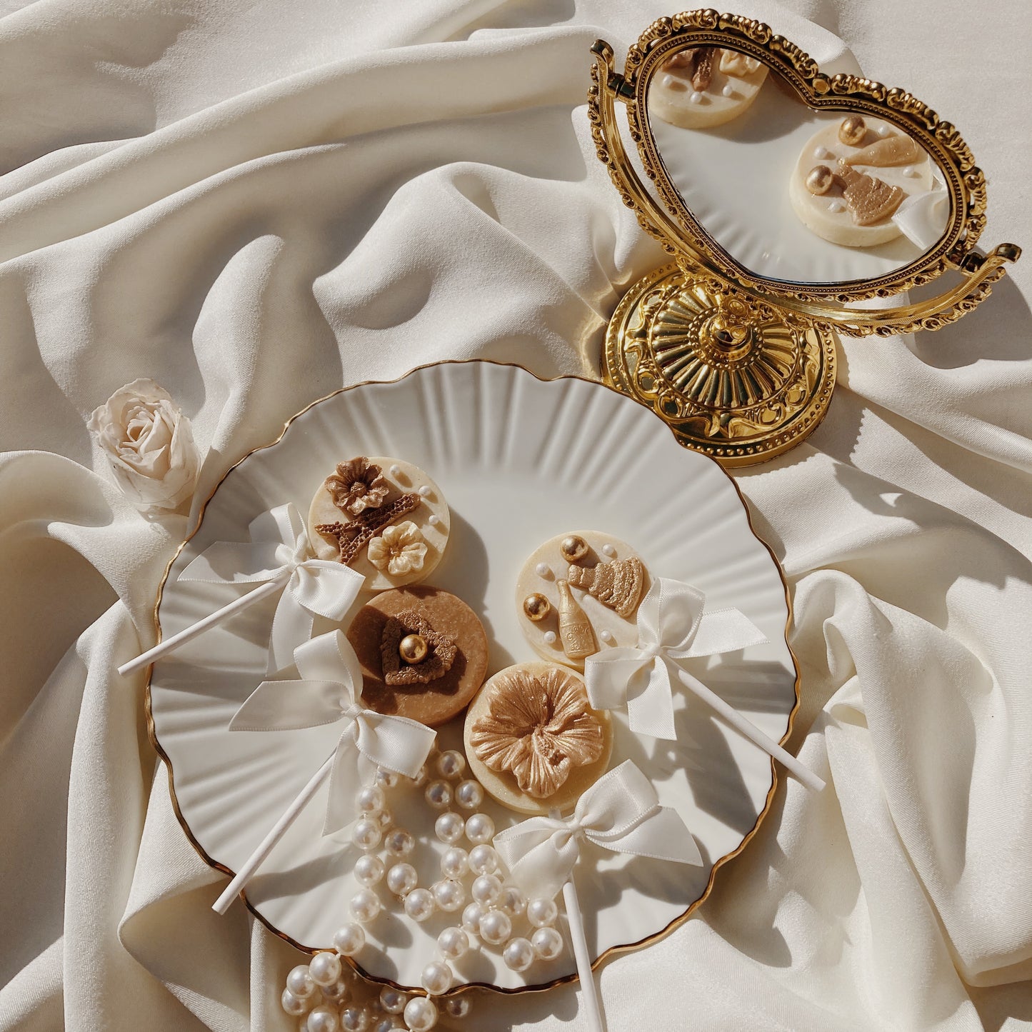 ARTISAN CHOCOLATE POPS